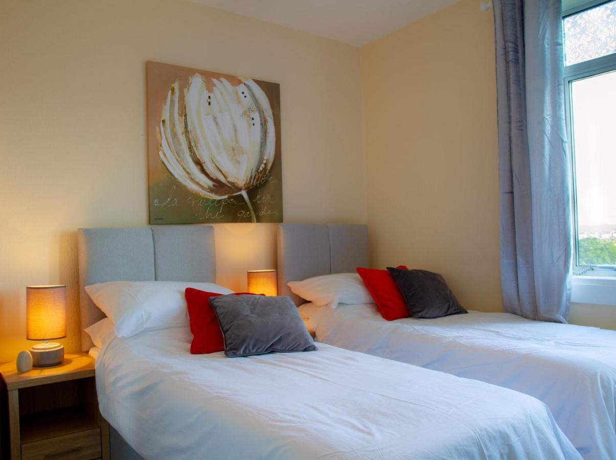 Apartamento Carvetii - Fox House - 1St Floor Flat Sleeps Up To 8 Dunfermline Exterior foto
